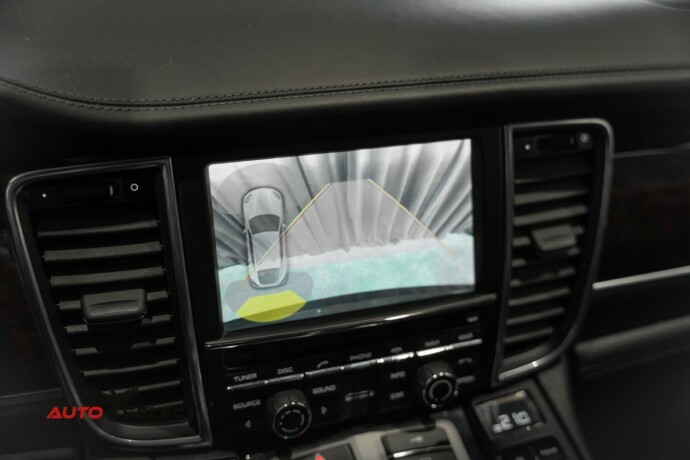 porsche-panamera-bensin-2011-big-53