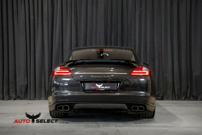 porsche-panamera-bensin-2011-big-10