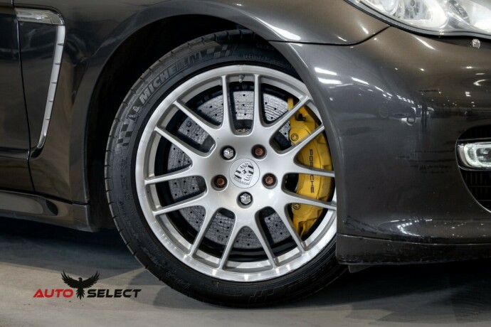 porsche-panamera-bensin-2011-big-2