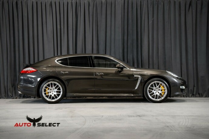 porsche-panamera-bensin-2011-big-17