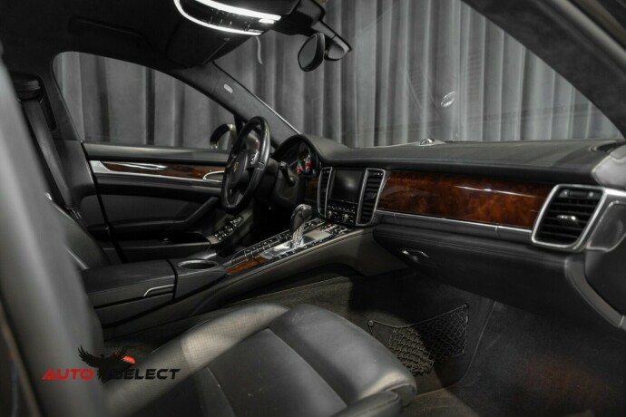 porsche-panamera-bensin-2011-big-27