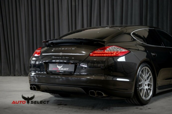 porsche-panamera-bensin-2011-big-14