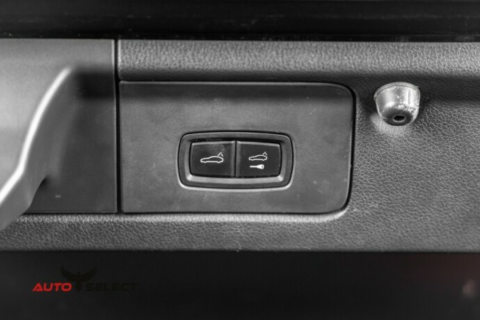 porsche-panamera-bensin-2011-big-13