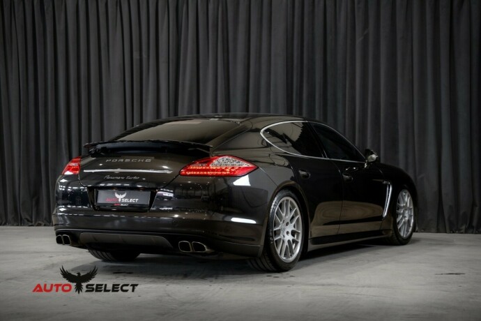 porsche-panamera-bensin-2011-big-15