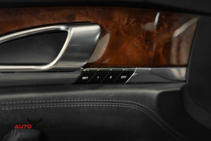porsche-panamera-bensin-2011-big-30