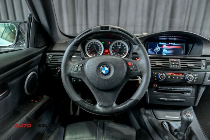 bmw-m3-bensin-2008-big-39