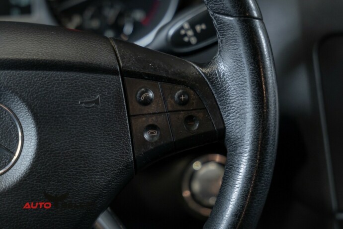 mercedes-benz-m-klasse-bensin-2005-big-33