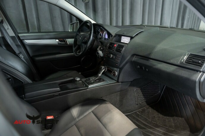 mercedes-benz-c-klasse-diesel-2010-big-17