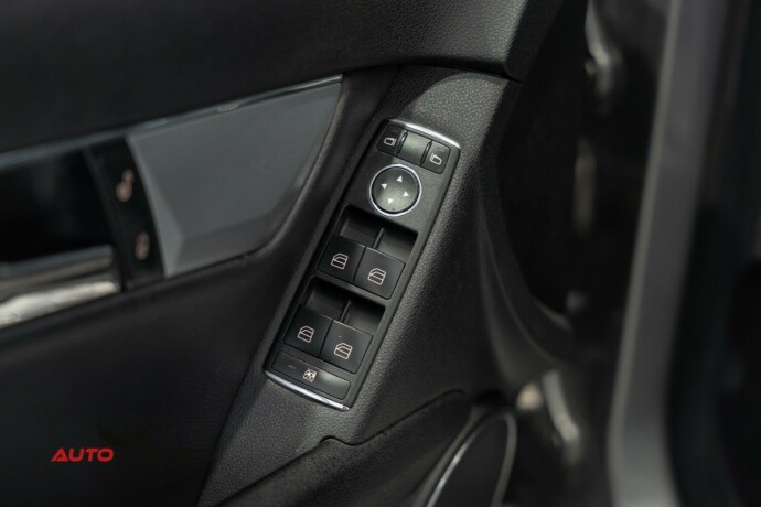mercedes-benz-c-klasse-diesel-2010-big-21