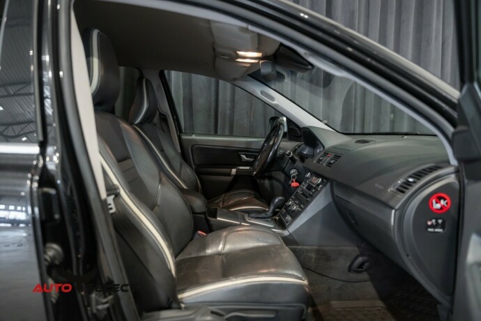 volvo-xc-90-diesel-2011-big-21
