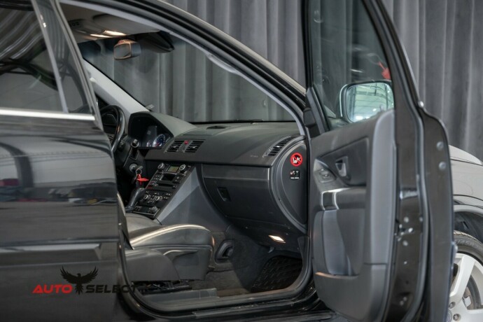 volvo-xc-90-diesel-2011-big-20