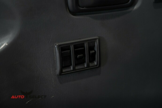 toyota-hiace-diesel-2008-big-20
