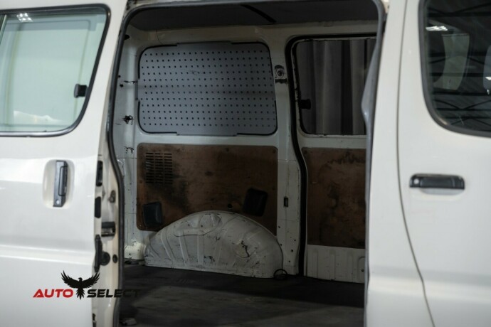 toyota-hiace-diesel-2008-big-11
