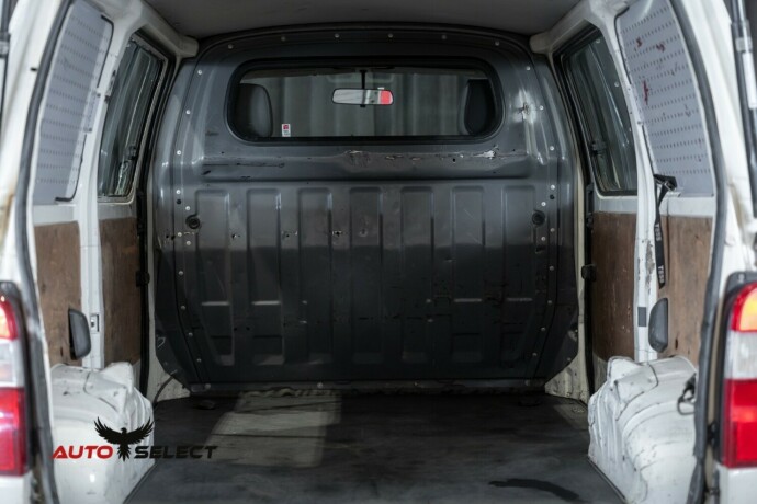 toyota-hiace-diesel-2008-big-14