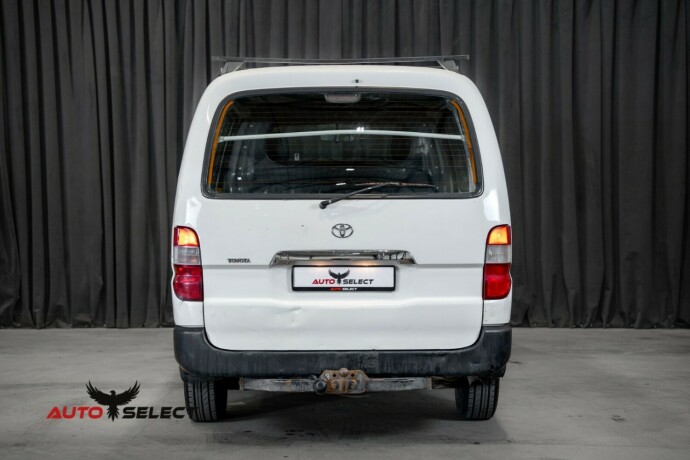 toyota-hiace-diesel-2008-big-13