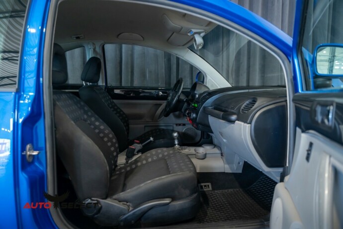 volkswagen-beetle-bensin-2000-big-13
