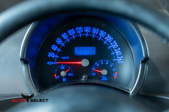 volkswagen-beetle-bensin-2000-big-22