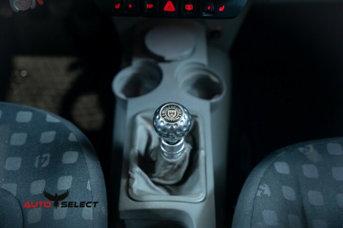 volkswagen-beetle-bensin-2000-big-25