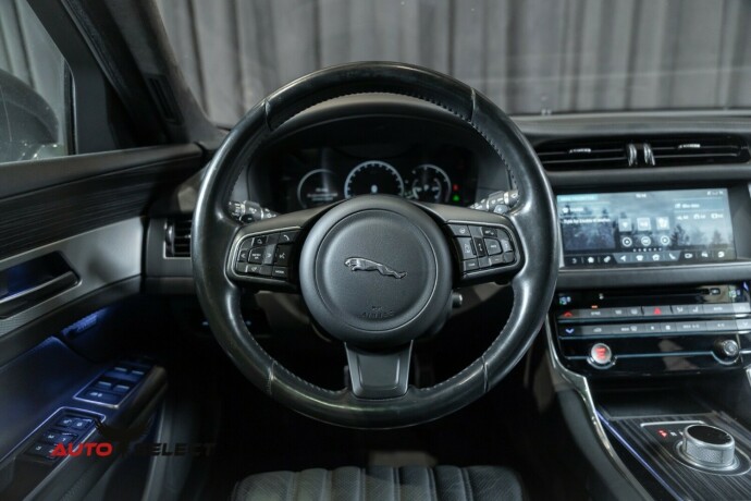 jaguar-xf-bensin-2016-big-33