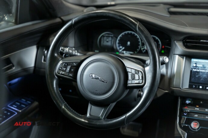 jaguar-xf-bensin-2016-big-32