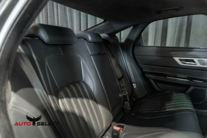 jaguar-xf-bensin-2016-big-17