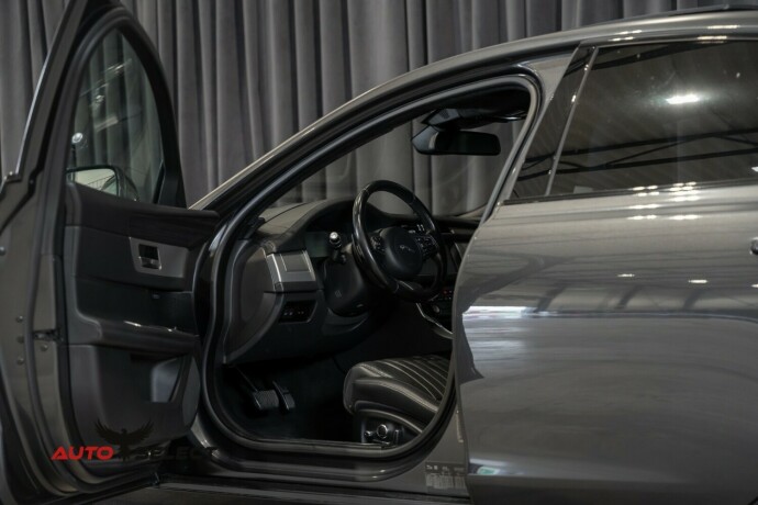jaguar-xf-bensin-2016-big-25