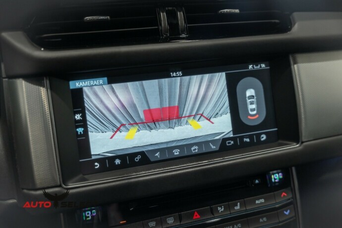 jaguar-xf-bensin-2016-big-53