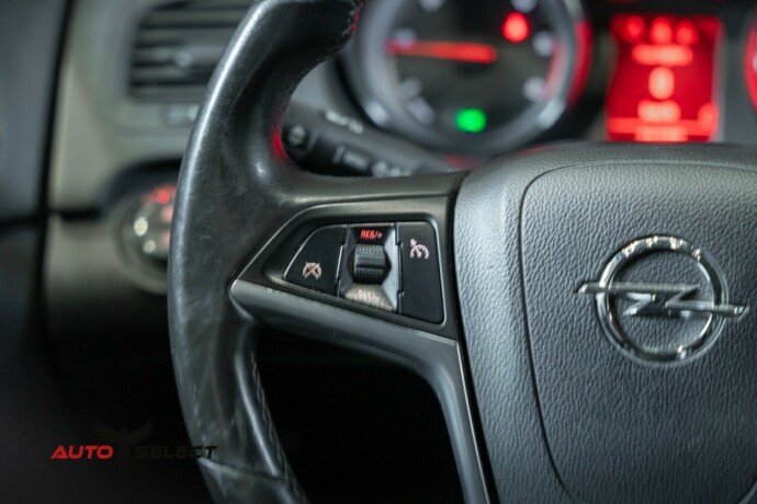 opel-insignia-diesel-2011-big-21