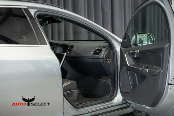 volvo-v60-bensin-2018-big-14