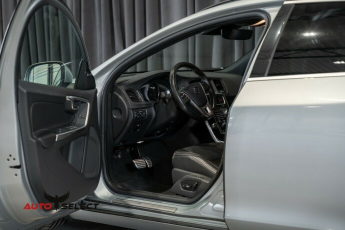 volvo-v60-bensin-2018-big-19