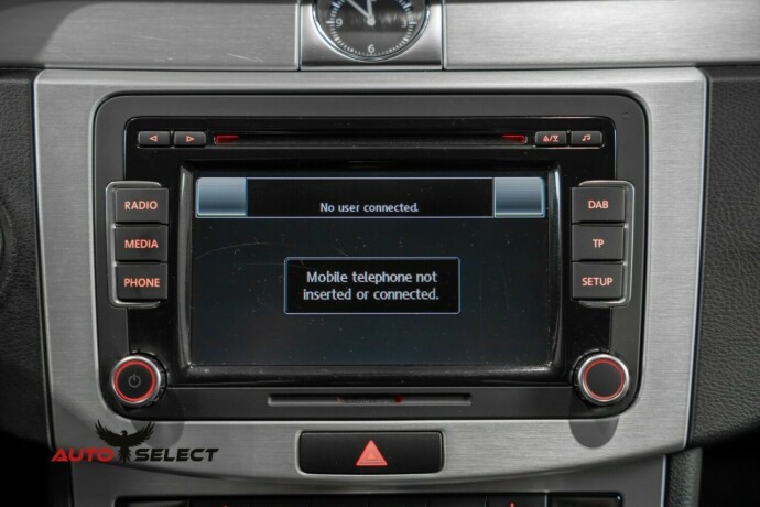 volkswagen-passat-diesel-2012-big-38