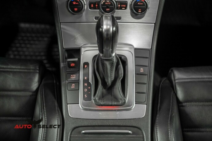 volkswagen-passat-diesel-2012-big-34