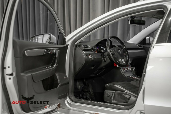 volkswagen-passat-diesel-2012-big-21