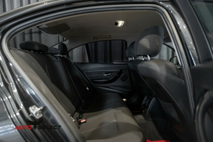 bmw-3-serie-bensin-2013-big-13