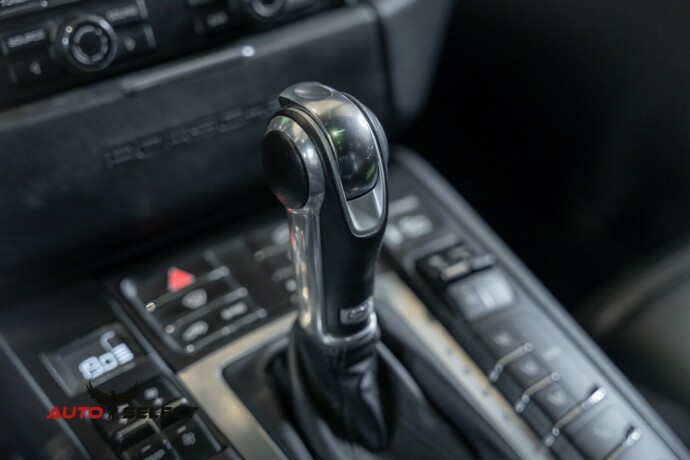 porsche-macan-bensin-2015-big-49