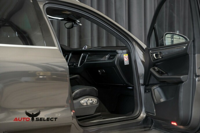porsche-macan-bensin-2015-big-23