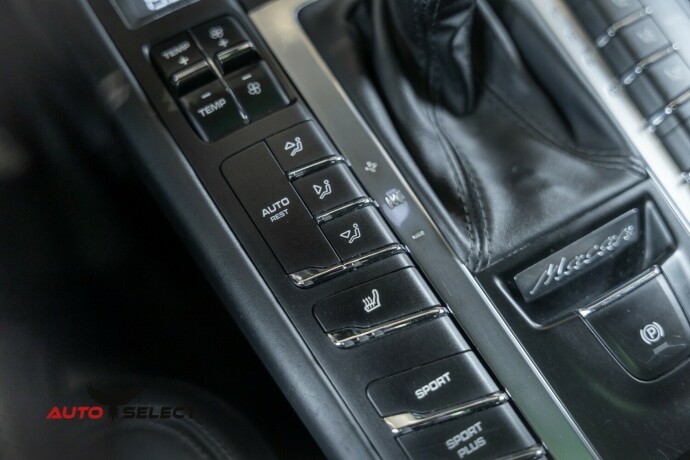 porsche-macan-bensin-2015-big-46