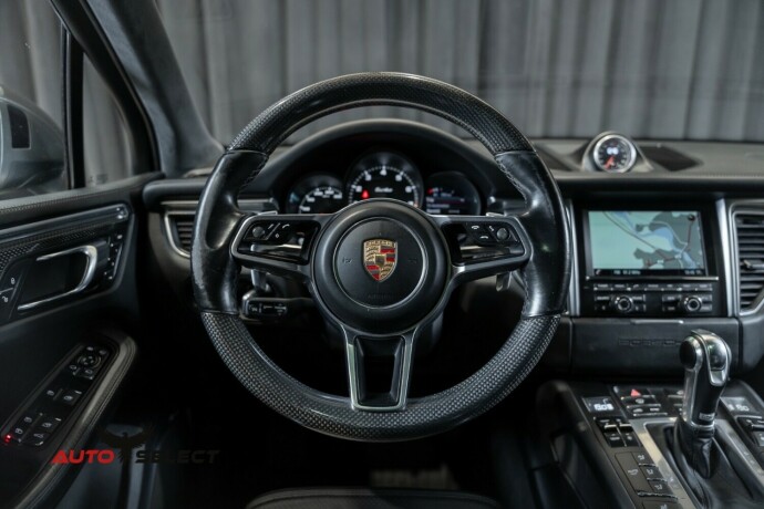 porsche-macan-bensin-2015-big-39
