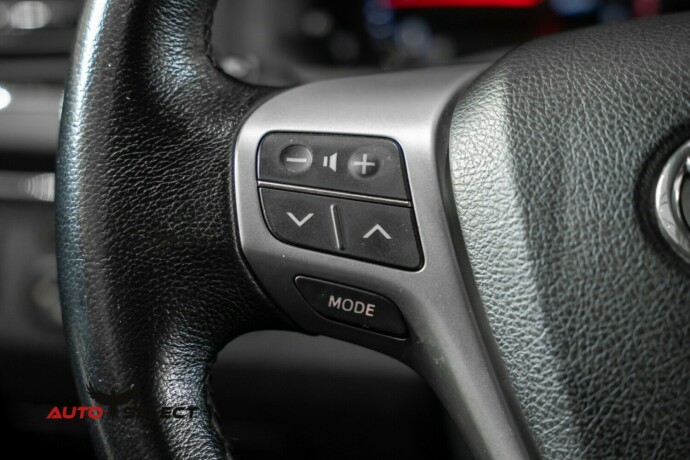 toyota-avensis-bensin-2013-big-25