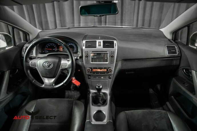 toyota-avensis-bensin-2013-big-28