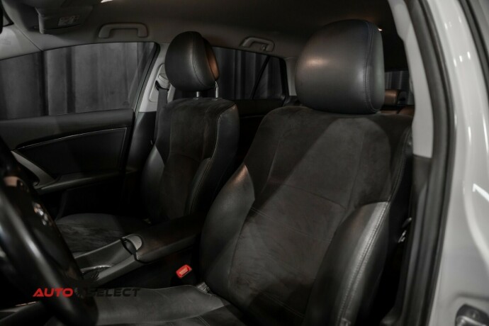 toyota-avensis-bensin-2013-big-21
