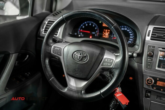 toyota-avensis-bensin-2013-big-22