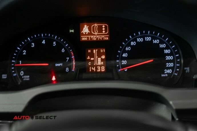 toyota-avensis-bensin-2013-big-26