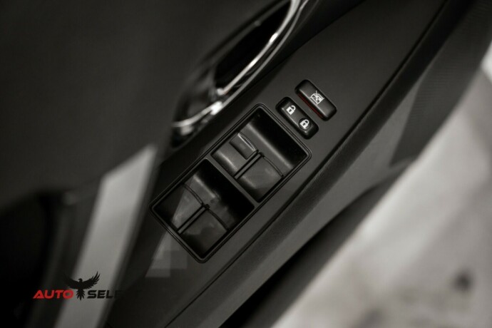 toyota-avensis-bensin-2013-big-20