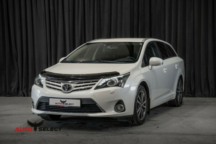 toyota-avensis-bensin-2013-big-5