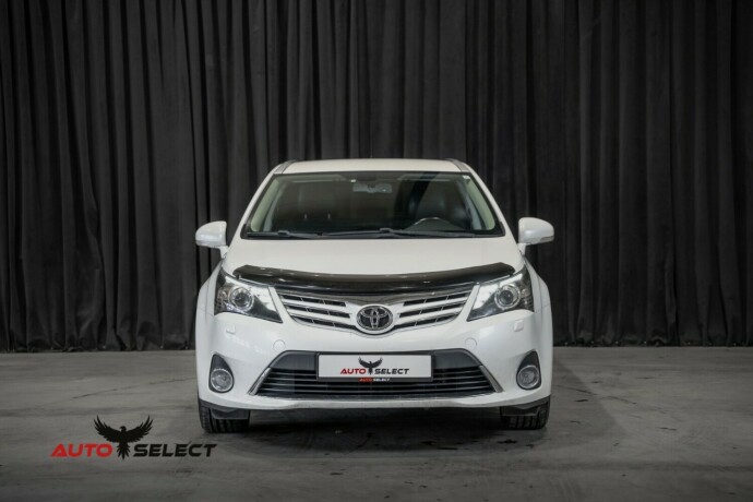 toyota-avensis-bensin-2013-big-4