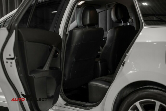 toyota-avensis-bensin-2013-big-14
