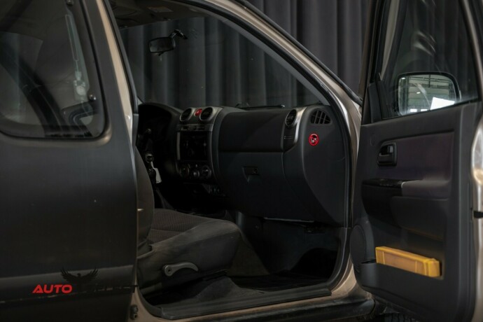 isuzu-d-max-diesel-2008-big-12