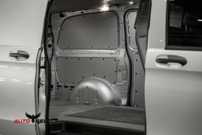 mercedes-benz-vito-diesel-2023-big-15