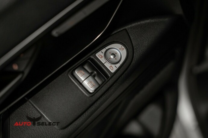 mercedes-benz-vito-diesel-2023-big-21